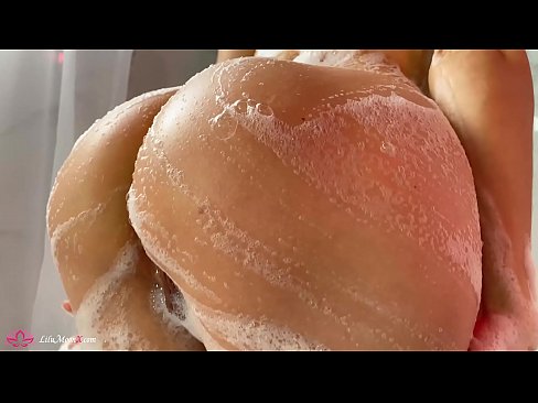❤️ 布鲁内特在淋浴时用振动器自慰阴部达到强烈的高潮 ❌ Quality sex❌️❤