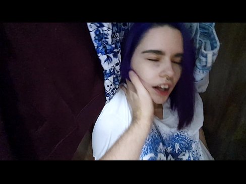 ❤️ 在衣柜里发现我的妹妹并帮助她射精 ❌ Quality sex❌️❤